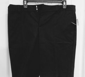 Liz Claiborne Bermuda style shorts